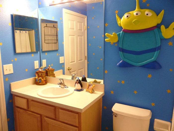 Toy story bathroom decor