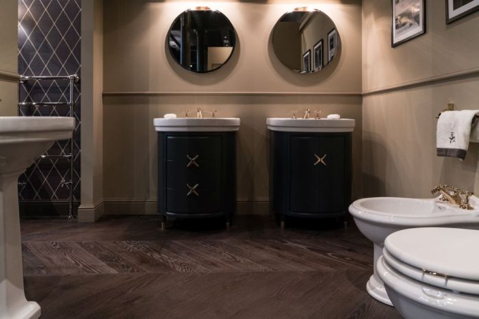 Black and brown bathroom decor