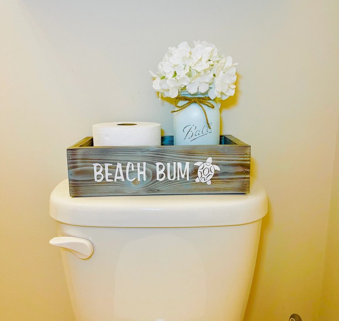 Coastal wall decor for bathroom