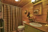 Log cabin bathroom decor