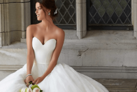 A line strapless wedding dress